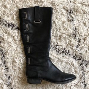 Arturo Chiang black boots
